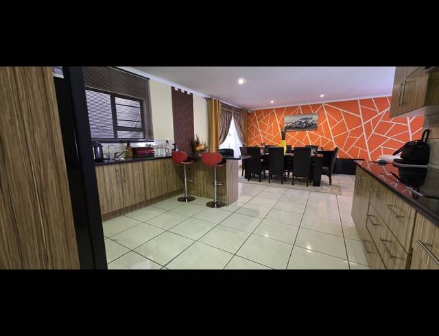 3 BEDROOM HOUSE FOR SALE IN SAFARI GARDENS
